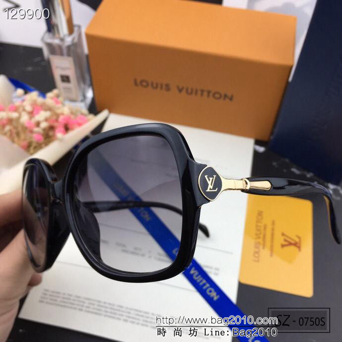 LV路易威登 新款太陽鏡 減輕強光負擔 遮擋有害光線防輻射 出行旅遊必備品 0750S   lly1611